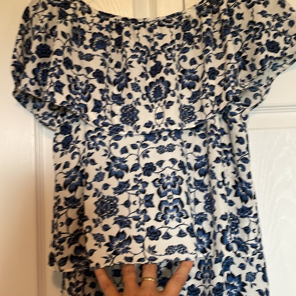 Women’s M Max Edition ruffle top blue/black scoop neck floral lightweight flowy - Picture 10 of 12
